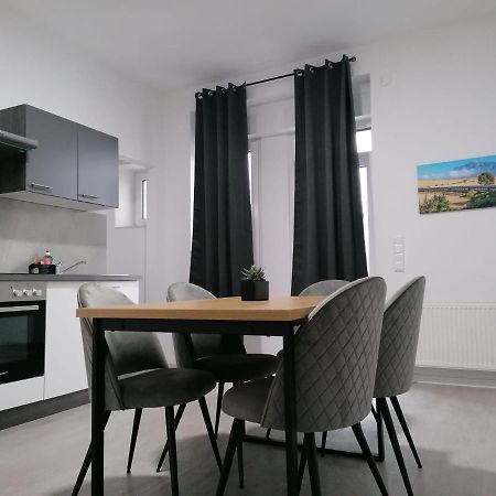 Estrella24 Living Rooms Tokio Herne Bagian luar foto