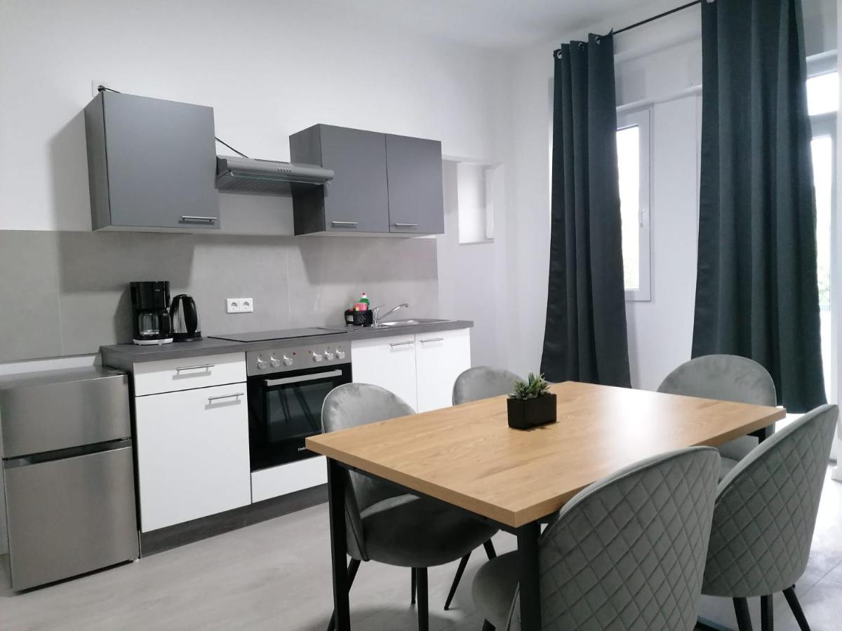 Estrella24 Living Rooms Tokio Herne Bagian luar foto